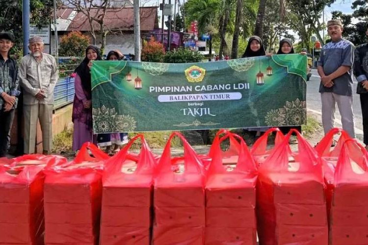 PC LDII Balikpapan Timur Perkuat Ukhuwah Islamiyah Lewat Bagi Takjil