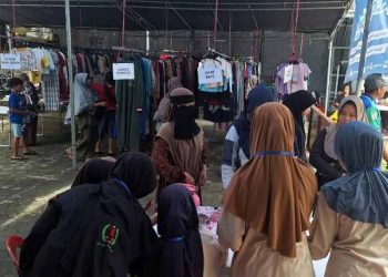 Manfaatkan Berkah Ramadan, LDII Damai Baru Adakan Bazar Baju Barokah
