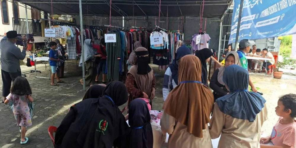 Manfaatkan Berkah Ramadan, LDII Damai Baru Adakan Bazar Baju Barokah