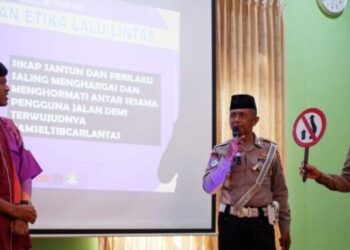 Polres Kediri Gandeng Ponpes Wali Barokah Edukasi Santri Tertib Berlalu Lintas