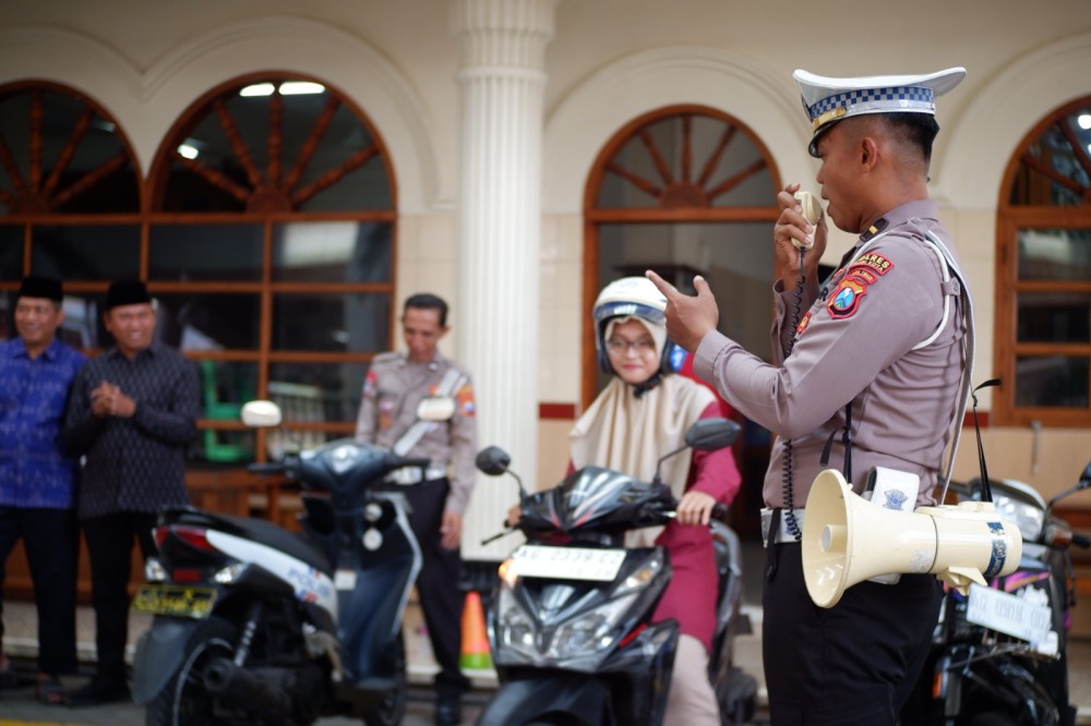 Polres Kediri Kota dan Ponpes Wali Barokah Kembali Gelar Edukasi Tertib Lalu Lintas
