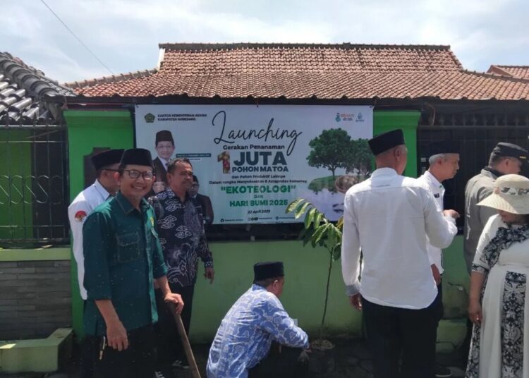 LDII Hadiri Gerakan Penanaman Pohon Bersama Kemenag Kabupaten Sumedang