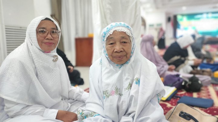 Hasil Berjualan Bakpao, Sumiati Jadi Calon Jemaah Haji Tertua Asal Bontang