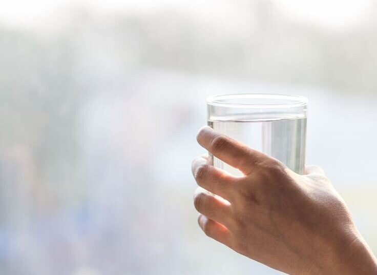 Minum Air Hangat Bisa Hancurkan Lemak? Ini Kata Pakar Kesehatan