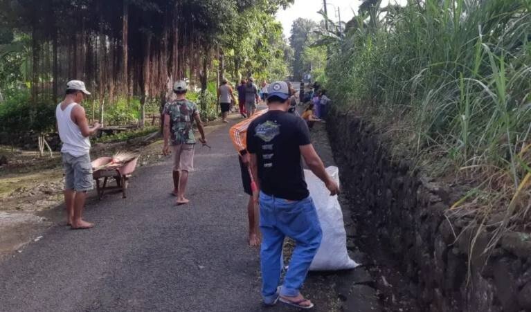 LDII Perkuat Semangat Gotong Royong Lewat Kerja Bakti Bersama Warga di Bantul