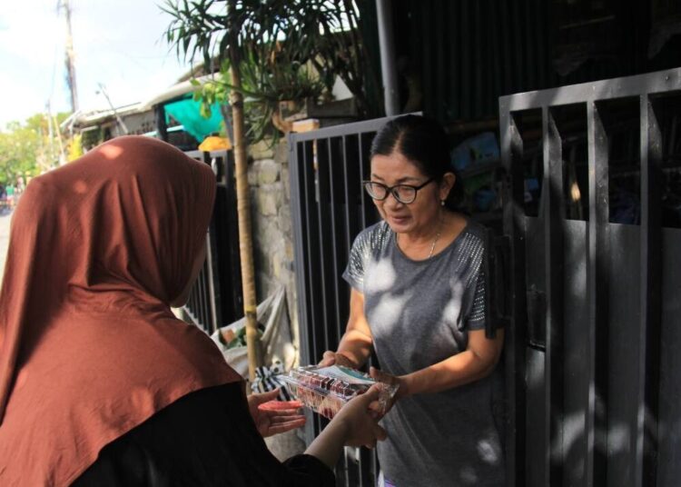 Lestarikan Budaya Lokal, LDII Bali Tetap Ngejot Saat Idul Adha