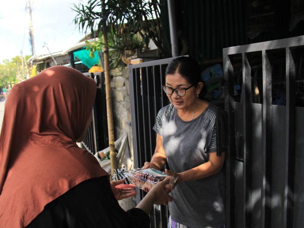Lestarikan Budaya Lokal, LDII Bali Tetap Ngejot Saat Idul Adha