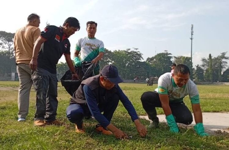 Warga LDII Yogyakarta Kompak Bersihkan Lingkungan Lewat Program Jogja Cling