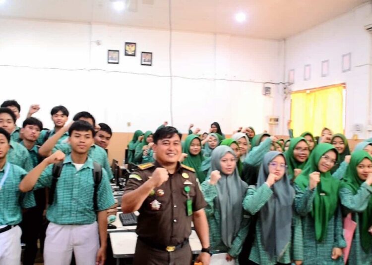 SMA Plus Budi Utomo Terima Penyuluhan Hukum dari Kejati Sulsel