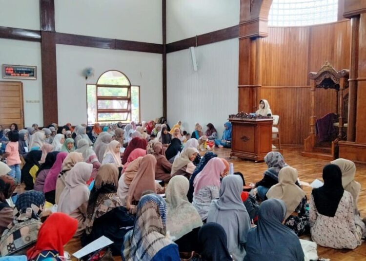 LDII Kabupaten Bandung Bina Keputrian Jadi Pribadi Salehah dan Mandiri