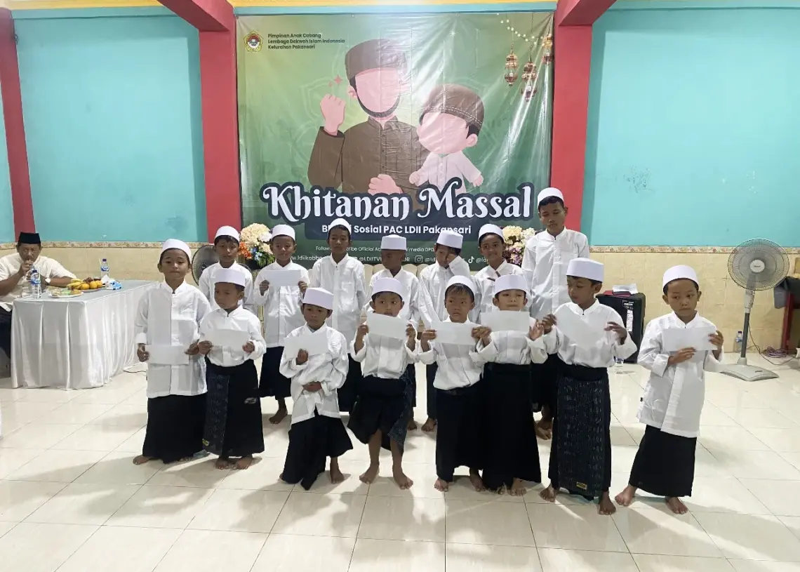 Ringankan Beban Warga, LDII Pakansari Helat Khitanan Massal