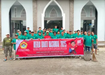 Sambut HUT ke-80 RI, LDII Medan Marelan Gelar Gotong Royong Bersihkan Masjid