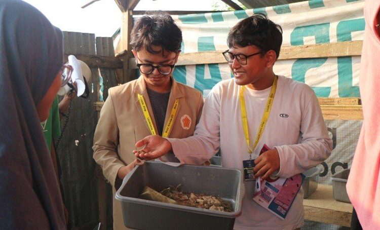 Mahasiswa UGM Sosialisasikan Gaya Hidup Zero Waste di Ponpes Nurul Huda