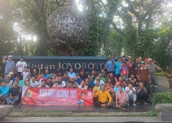 Jaga Lingkungan, Polsek Kediri Kota dan LDII Gelar Kerja Bakti