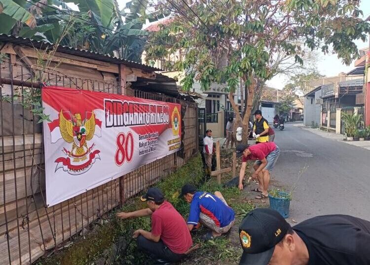 PAC LDII Mekarrahayu dan Warga Gelar Bakti Sosial Sambut HUT ke-80 RI