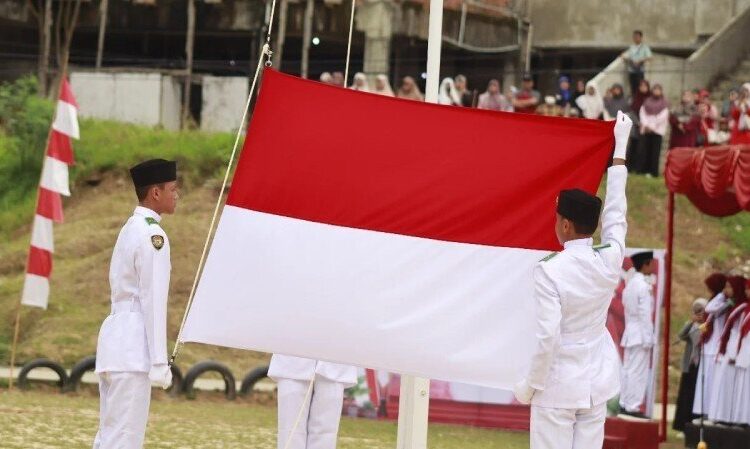 Gelar Upacara HUT ke-80 RI, LDII Balikpapan Ajak Pemuda Tingkatkan Nasionalisme