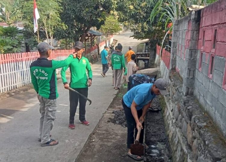 Sukseskan Kerja Bakti Nasional, LDII Dompu Gelar Kerja Bakti Serentak