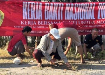 Meriahkan HUT RI, LDII Gersik Berpartisipasi dalam Kerja Bakti Nasional