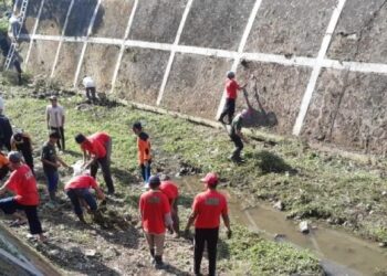LDII Saptosari Turunkan 100 Relawan untuk Aksi Bersih Sungai