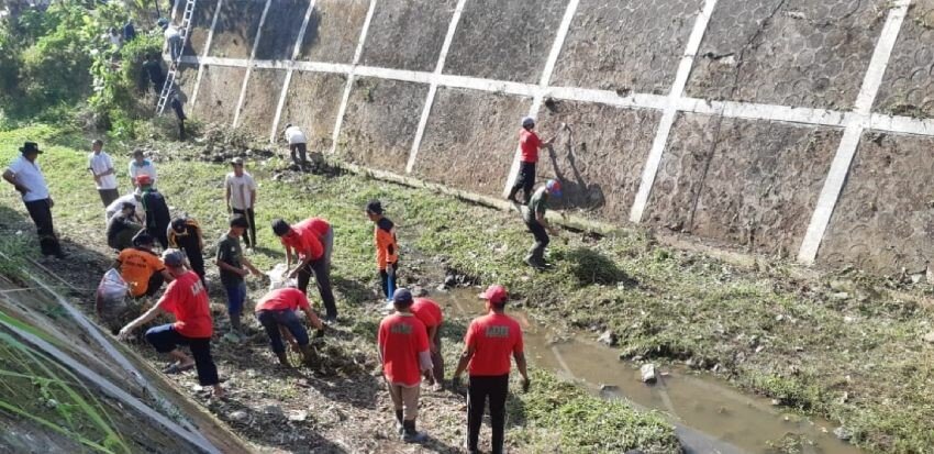 LDII Saptosari Turunkan 100 Relawan untuk Aksi Bersih Sungai