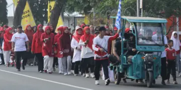 2.000 Warga Ikuti Jalan Santai Ponpes Wali Barokah