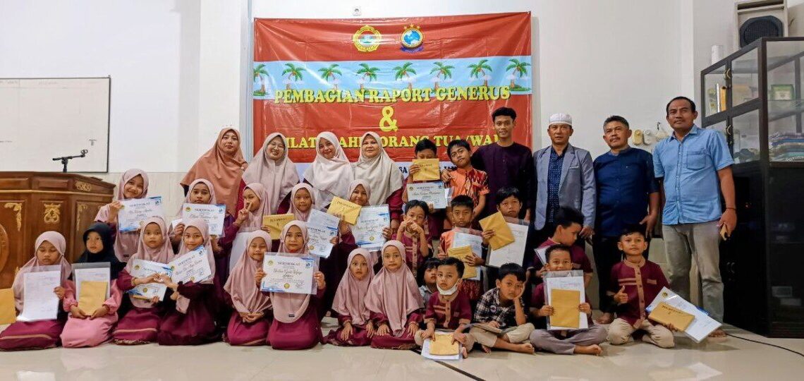 TPA Al-Barokah Makmur Jaya Bagi Rapor, Apresiasi Peserta Didik dan Guru
