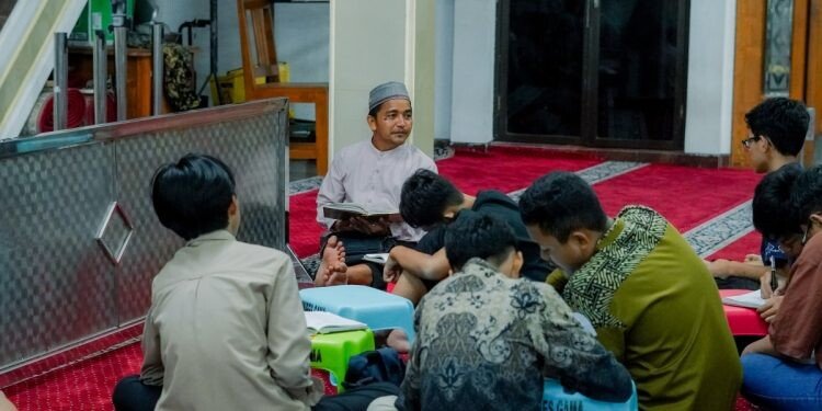 Ingin Belajar Agama Sesuai Hasrat? Cobalah “Bazar Asrama” di Ponpes Gadingmangu