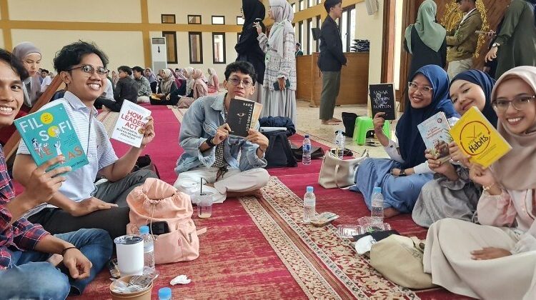 Bincang Literasi, Mahasiswa LDII Karawang Dorong Budaya Membaca di Era Digital