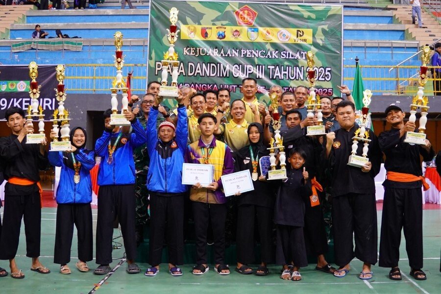 Ponpes Wali Barokah Juara Umum Kompetisi Pencak Silat Dandim 0809 Cup III Tahun 2025