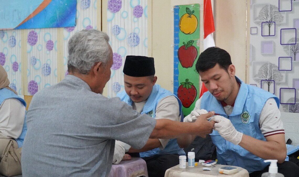 LDII Gandeng Puskesmas Bambu Apus Gelar Pemeriksaan Kesehatan Khusus Lansia