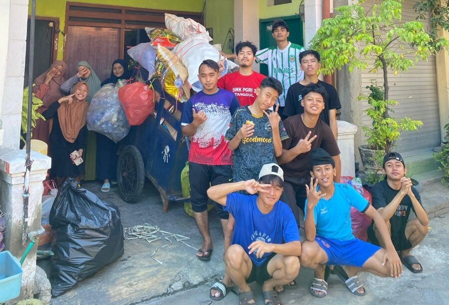 Ikut Jaga Kesebersihan Lingkungan, Remaja LDII Rungkut Kidul Kumpulkan Barang Bekas