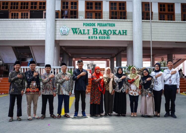 KPU Kota Kediri Verifikasi Data Pemilih Santri di Ponpes Wali Barokah