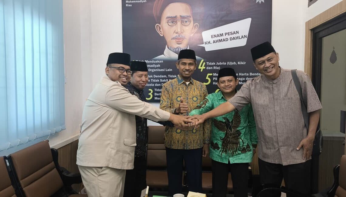 Riset tentang LDII, Cendekiawan Muslim Ahmad Ali Kunjungi FKUB dan PW Muhammadiyah Riau