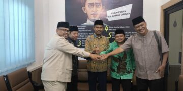 Riset tentang LDII, Cendekiawan Muslim Ahmad Ali Kunjungi FKUB dan PW Muhammadiyah Riau