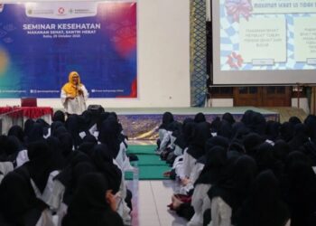 Tingkatkan Kesadaran Gizi Santri, Ponpes Gadingmangu dan Puskesmas Perak Gelar Seminar