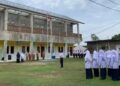 SMP Generasi Unggul Helat Upacara Peringatan Hari Pahlawan