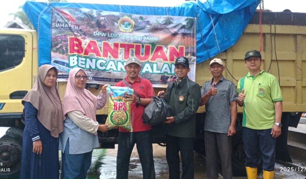 LDII Jambi Salurkan Bantuan Ratusan Juta Rupiah untuk Korban Banjir dan Longsor di Kota Solok