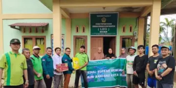 LDII Sumbar dan Dharmasraya Gotong Royong Bersihkan Sisa Banjir dan Salurkan Bantuan Sembako