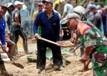 Bersama Babinsa dan Warga Desa, LDII Pamenang Selatan Bangun Masjid Baitul Ghofur