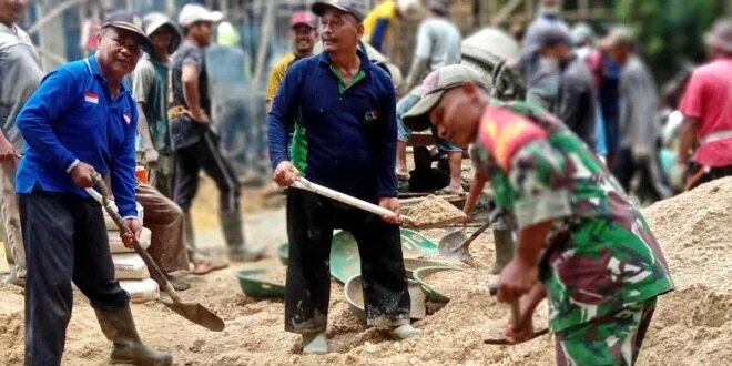 Bersama Babinsa dan Warga Desa, LDII Pamenang Selatan Bangun Masjid Baitul Ghofur
