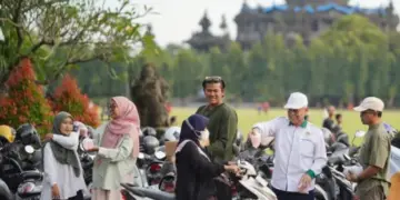 Meriahkan Ramadan, Pemuda LDII Bali Bagi Takjil untuk Perkuat Toleransi Beragama