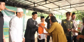 PAC LDII Gunung Putri Bagikan 2.000 Bingkisan kepada Masyarakat Menjelang Idul Fitri