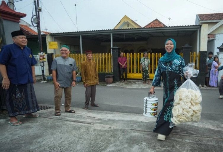 Bawa Hidangan dalam Rantang, Wali Kota Mojokerto Buka Puasa Bersama Warga LDII