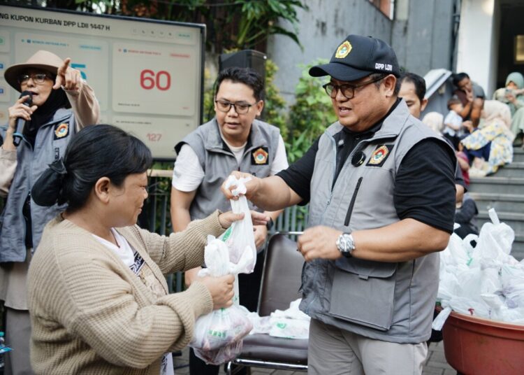 Aktris Ida Royani dan Aktor Ben Kasyafani Apresiasi Kurban Ramah Lingkungan yang Diterapkan LDII