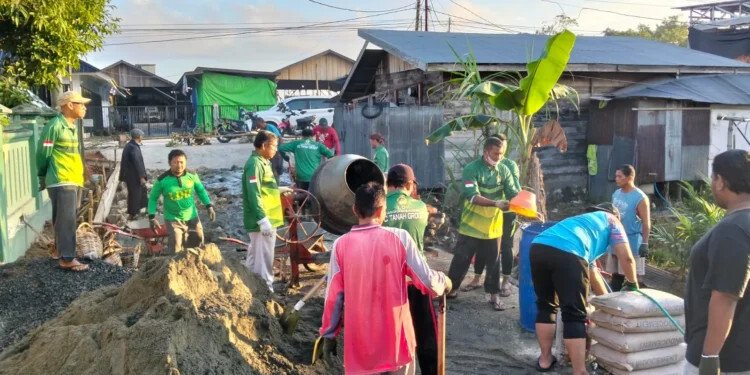 LDII Sangkuriman Paser Bangun Jalan Desa dengan Swadaya Warga