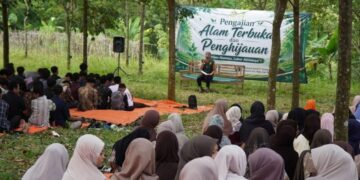 Ratusan Pemuda LDII Kediri Padukan Pengajian dan Penghijauan di Alam Terbuka