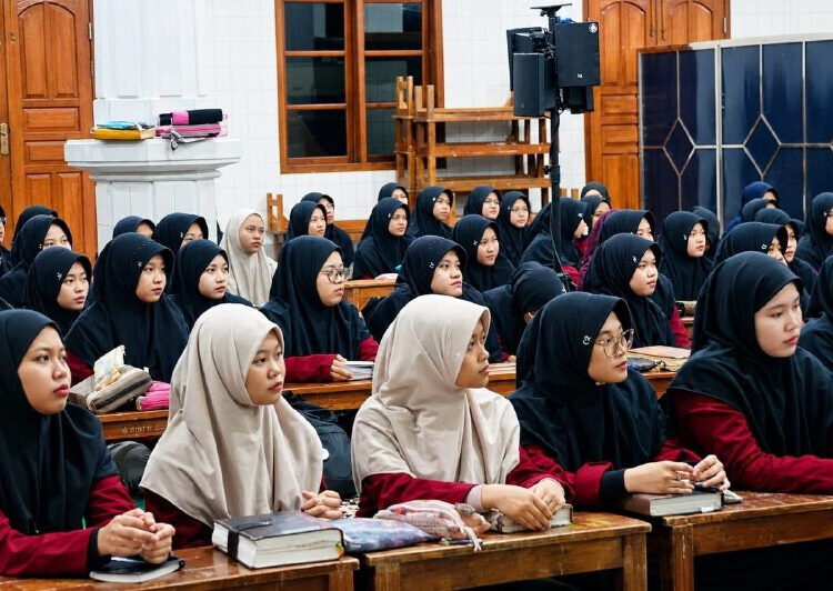 Tingkatkan Ketakwaan, Ponpes Millenium Alfiena Gelar Gerakan Nganjuk Mengaji