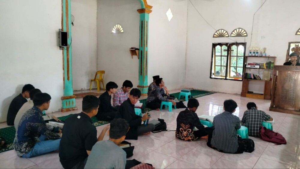 PC LDII Simpang Abadi Gelar Pengajian Muda-Mudi di Masjid Miftahul Huda
