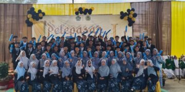 Miftahul Huda Boarding School Lepas 450 Santri dan Santriwati