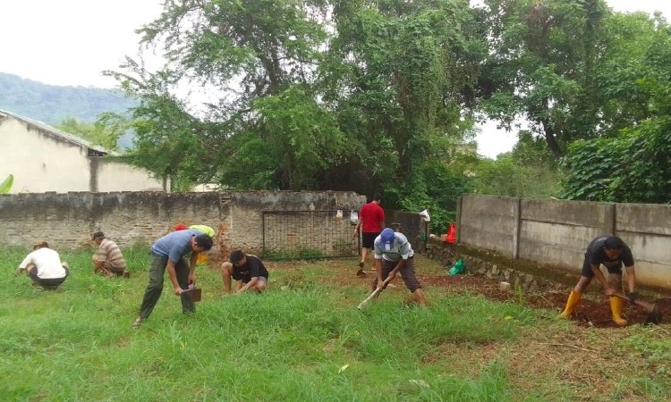 LDII Kramatwatu dan Warga Helat Kerja Bakti Bersih Lingkungan